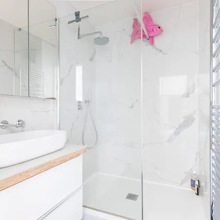 Superbe Au Coeur De * Paris